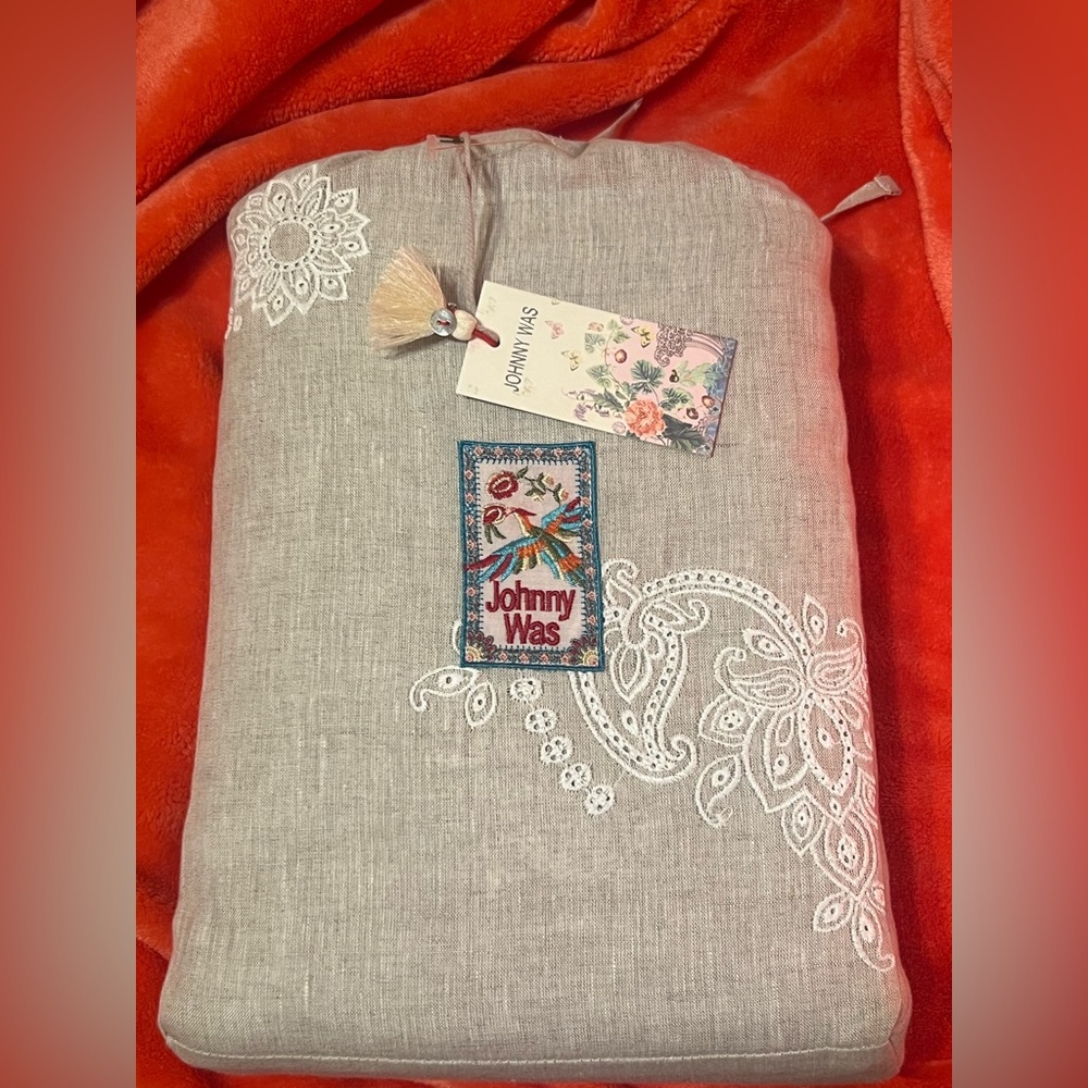 Johnny Was Skyler Eyelet Duvet King size Originally $498